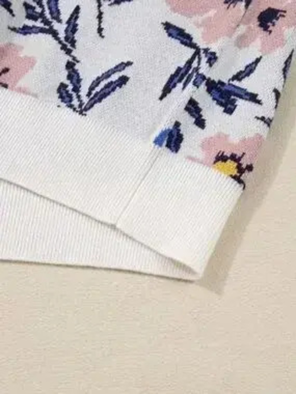 Floral Panel Colorblock Sleeve Patchwork Sweater - Picture 8 of 9